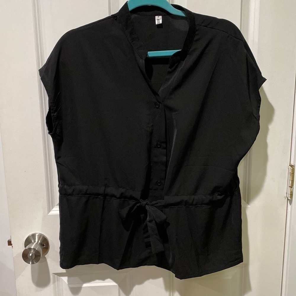 Black Button Front Belted Blouse NWOT - Picture 4 of 10
